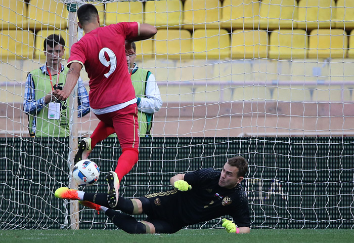 Автор ответного гола в ворота сборной России Александр Митрович (№9)