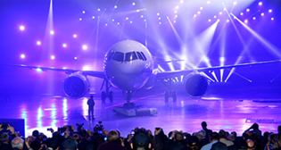 В Иркутске презентовали новый пассажирский самолет МС-21