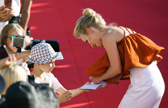 Актриса Мария Шалаева на церемонии закрытия кинофестиваля "Кинотавр"