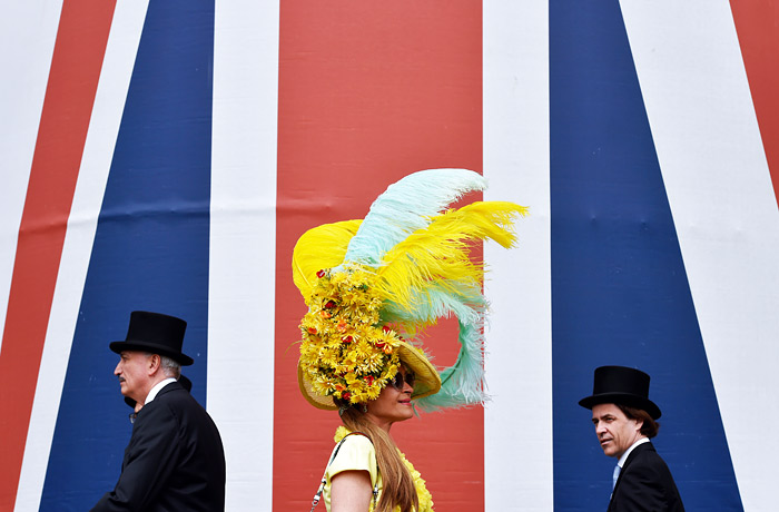 Гости Королевских скачек в Аскоте. Великобритания.