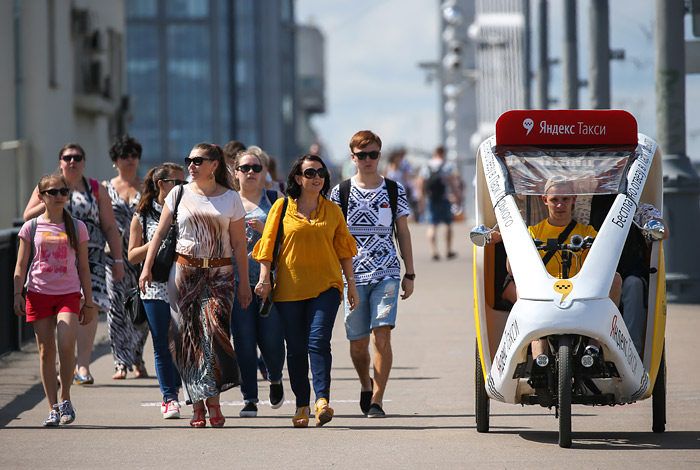 В Москве начали курсировать велотакси между Парком Горького и ближайшими станциями метро