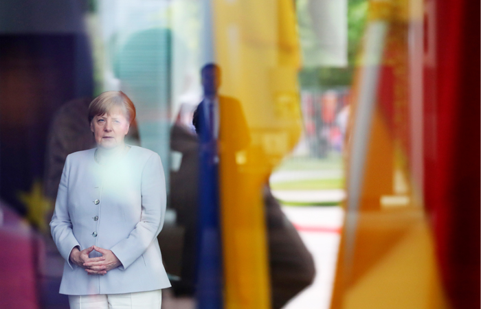 Канцлер ФРГ Ангела Меркель провела встречу с премьер-министром Украины Владимиром Гройсманом, который прибыл с рабочим визитом в Германию. Первый европейский визит премьер-министра Украины продлится два дня.