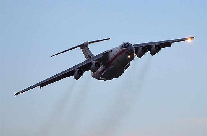Самолет с телами погибшего в Иркутской области экипажа Ил-76 МЧС России приземлился во вторник вечером на аэродроме Раменское в подмосковном Жуковском