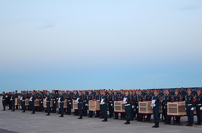 3 июля в 2:30 по Москве вертолет Ми-8 авиалесоохраны при облете лесных пожаров обнаружил место крушения самолета в 3 км южнее поселка Рыбный Уян на склоне одной из сопок. Наземная группа спасателей нашла практически полностью выгоревшие обломки воздушного судна. Экипаж погиб.