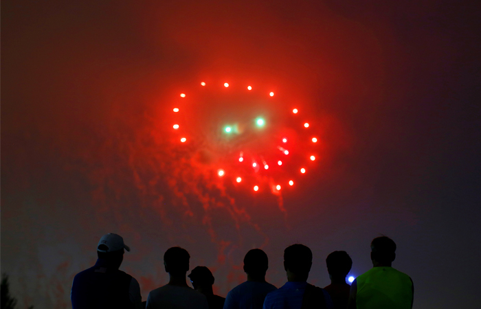 Праздничный салют в честь Дня независимости США в Вашингтоне