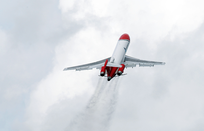 Узкофюзеляжный среднемагистральный пассажирский самолет Boeing-727