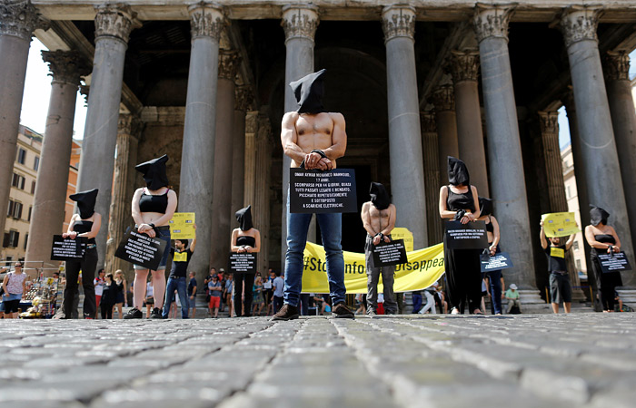 В центре Рима активисты Amnesty International провели очередную акцию протеста против насильственных исчезновений