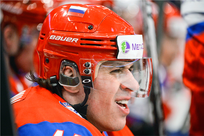 Хоккеист Евгений Малкин - $9,9 млн. Из достижений хоккеиста можно отметить то, что в сезоне-2015/16 "Питтсбург Пингвинз" с Малкиным в составе выиграл главный командный приз НХЛ Кубок Стэнли. Это произошло во второй раз за те 10 лет, что Малкин играет за клуб.