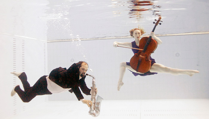 Подготовка к международному фольклорному фестивалю мирового танца в Биллингеме. Великобритания.