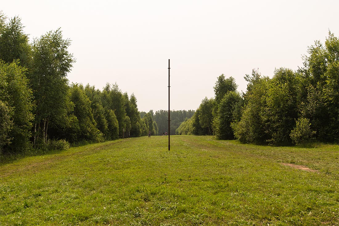 Этот объект выглядит наиболее концептуальным. К сожалению, не подписан.