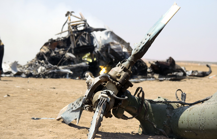 В сирийской провинции Идлиб сбит российский вертолет Ми-8. Три члена экипажа и два офицера российского Центра примирения враждующих сторон в Сирии, находившиеся на борту военно-транспортного вертолета, погибли.