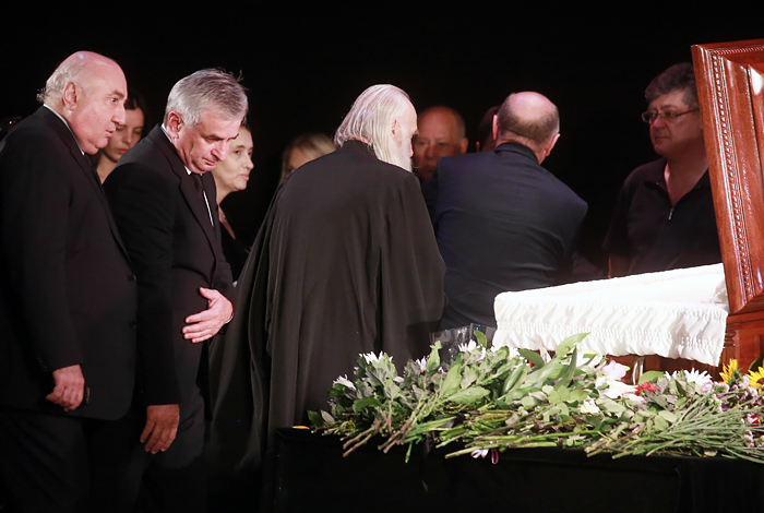 Президент Абхазии Рауль Хаджимба (второй слева)