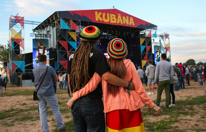 На рижском острове Луцавсала проходит музыкальный фестиваль KUBANA-2016. За четыре дня на его площадках выступят больше сорока исполнителей. Фестиваль впервые был проведен в 2009 году на черноморском побережье, за несколько лет он приобрел международный статус.