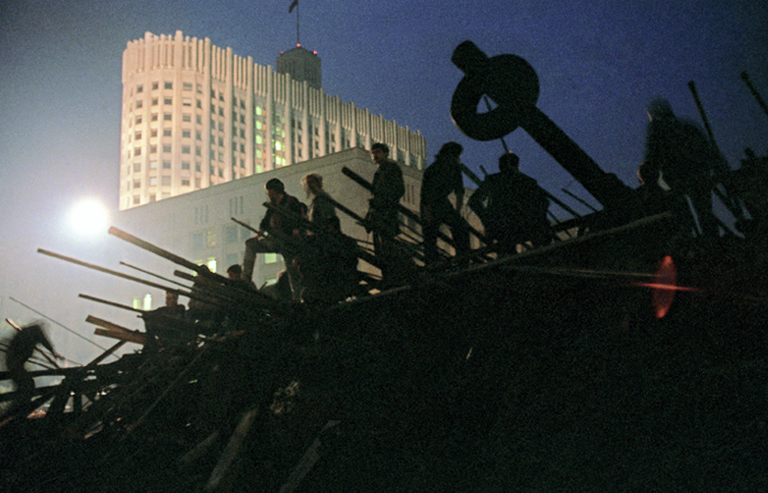 Баррикады у здания Верховного Совета РСФСР