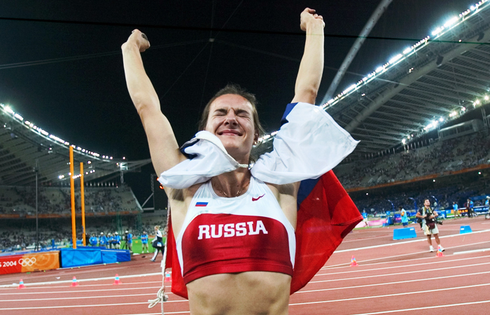 Спортсменка Елена Исинбаева на Олимпиаде в Афинах, август 2004 год