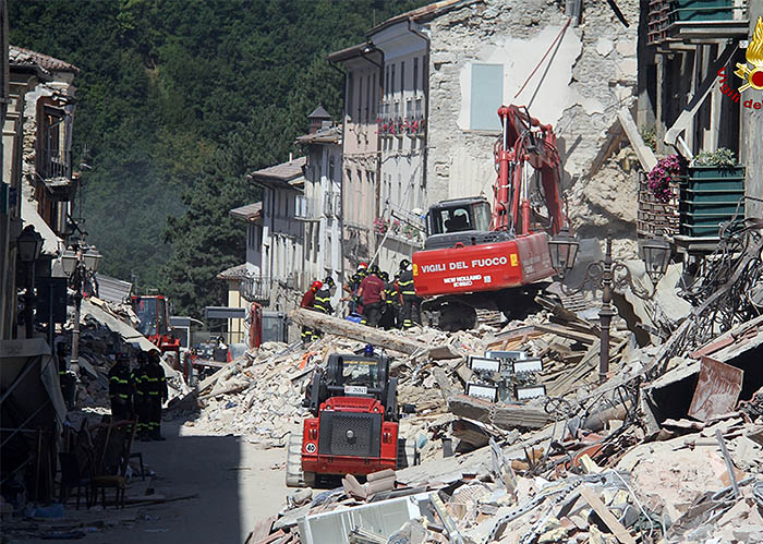 В итальянском Аматриче продолжают бороться с последствиями землетрясения