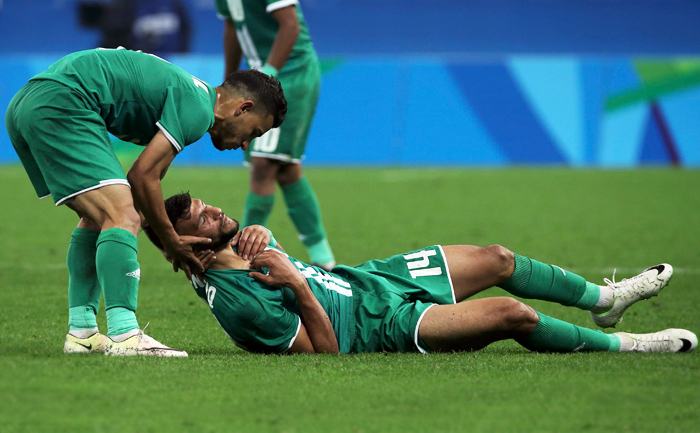 Иракский футболист Натиг Суад получил травму во время матча против сборной Южной Африки