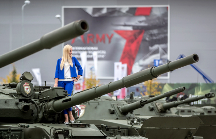 Международный военно-технический форум "Армия-2016" проходит на базе конгрессно-выставочного центра Военно-патриотического парка "Патриот" в Кубинке. Форум продлится до 11 сентября.