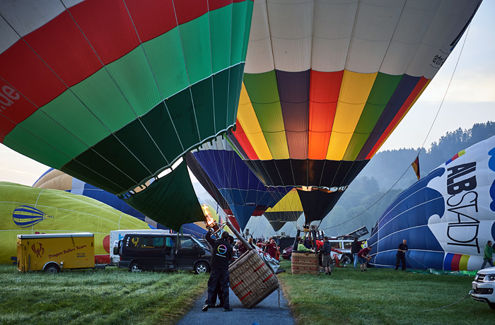 В немецком Варштайне проходит фестиваль воздушных шаров. Ежегодно в небо над национальным парком Арнсберг поднимаются около трехсот аэростатов самых различных форм и размеров.