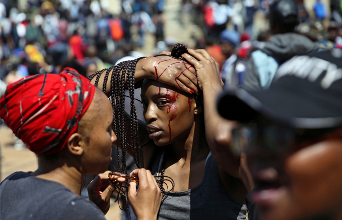 Третью неделю в Йоханнесбурге продолжаются протесты студентов Университета Витватерсранда, выступающих за бесплатное среднее и высшее специальное образование