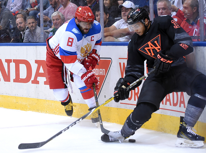 Александр Овечкин и Сет Джонс