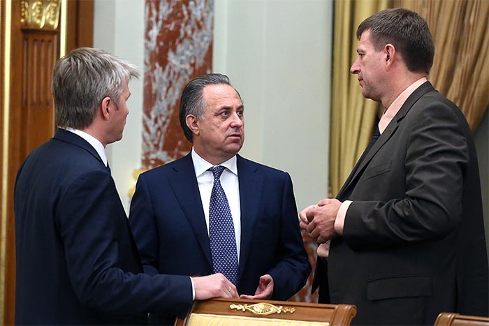 Премьер-министр РФ Дмитрий Медведев провел заседание правительства. Виталий Мутко посетил его в новой должности вице-премьера.