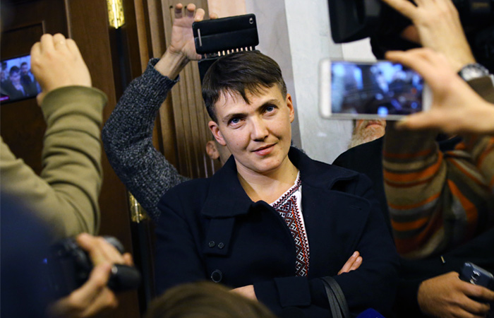 Украинский депутат из фракции "Батькивщина" Надежда Савченко приехала в Москву на заседание Верховного суда РФ по делу украинцев Станислава Клыха и Николая Карпюка, осужденных на 20 и 22,5 года соответственно за участие в 1990-х годах в военных действиях в Чечне