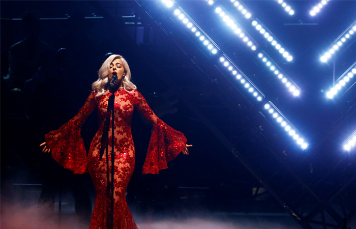 Ведущая церемонии MTV Europe Music Awards певица Биби Рекса