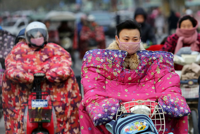 Холодный день в Ляньюньгане. Китай.