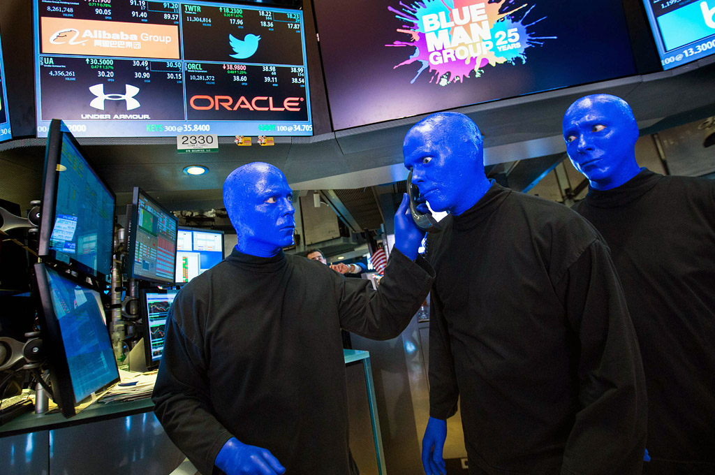 Артисты Blue Man Group на Нью-Йоркской фондовой бирже