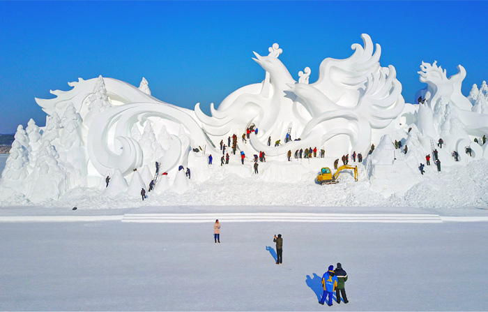 В провинции Цзилинь на северо-востоке Китая готовятся к открытию фестиваля снежных скульптур