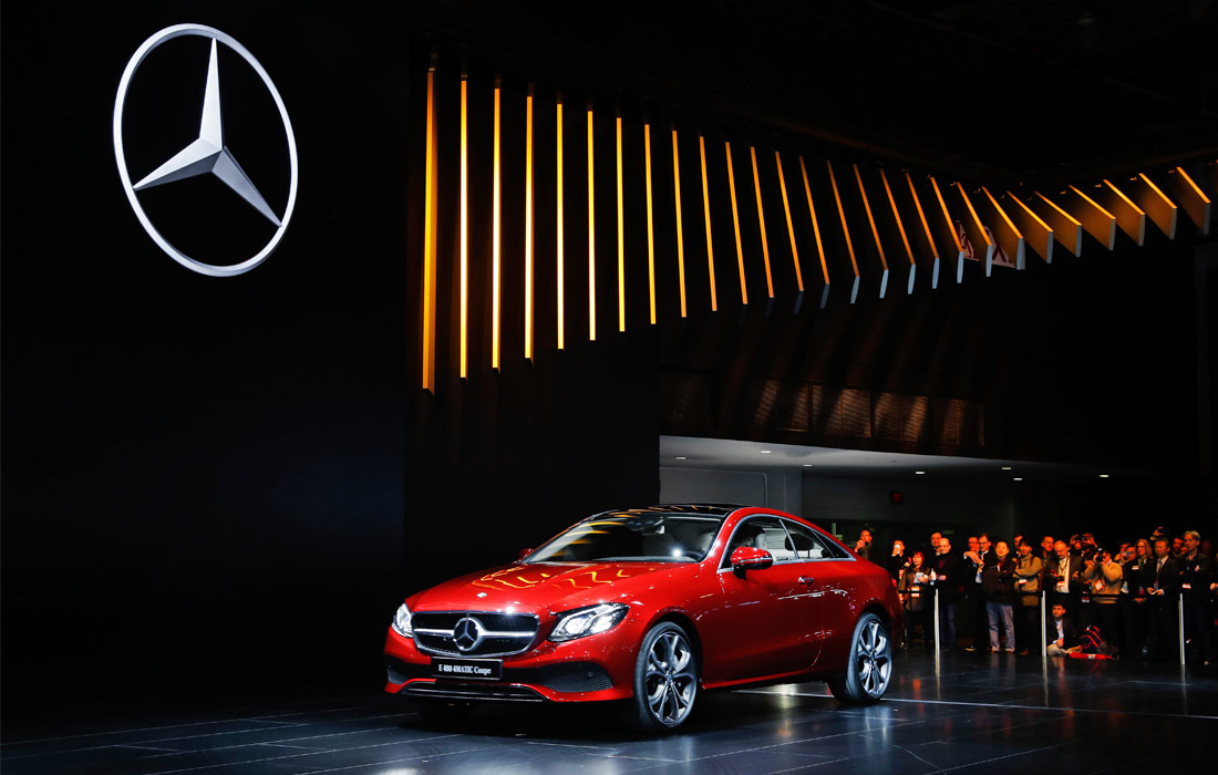 E new. Мерседес show car. Mercedes-Benz на выставке “Safety cars”.