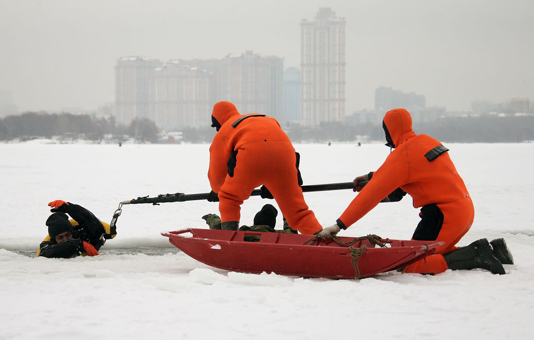 В столице прошли учения МЧС по обеспечению безопасности участников крещенских купаний
