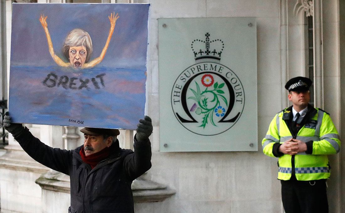 Верховный суд Великобритании вынес решение, которое не позволит премьер-министру страны Терезе Мэй запустить процесс вывода страны из ЕС без одобрения парламента. Запуск процедуры Brexit планировался в марте этого года.
