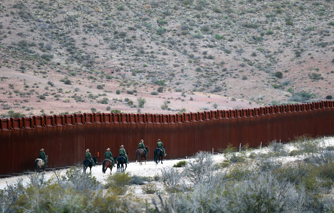 Пограничный патруль США у государственной границы с Мексикой в штате Калифорния
