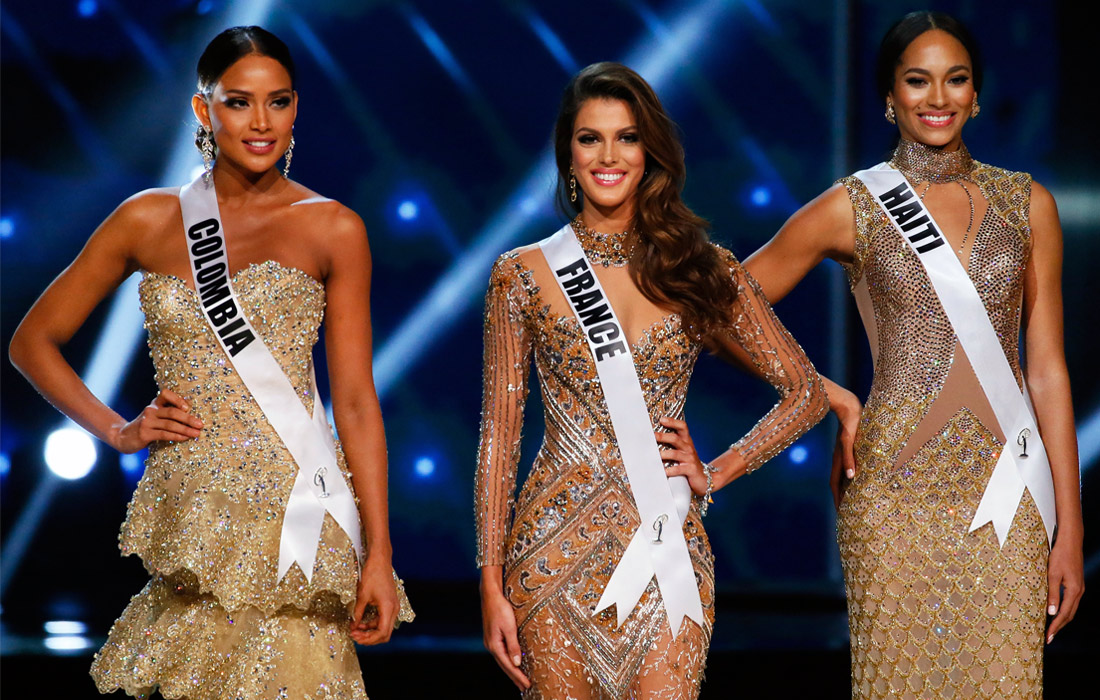 Вторая вице-мисс Андреа Товар, победительница конкурса Ирис Миттенар и первая вице-мисс Ракель Пелизье (слева направо)