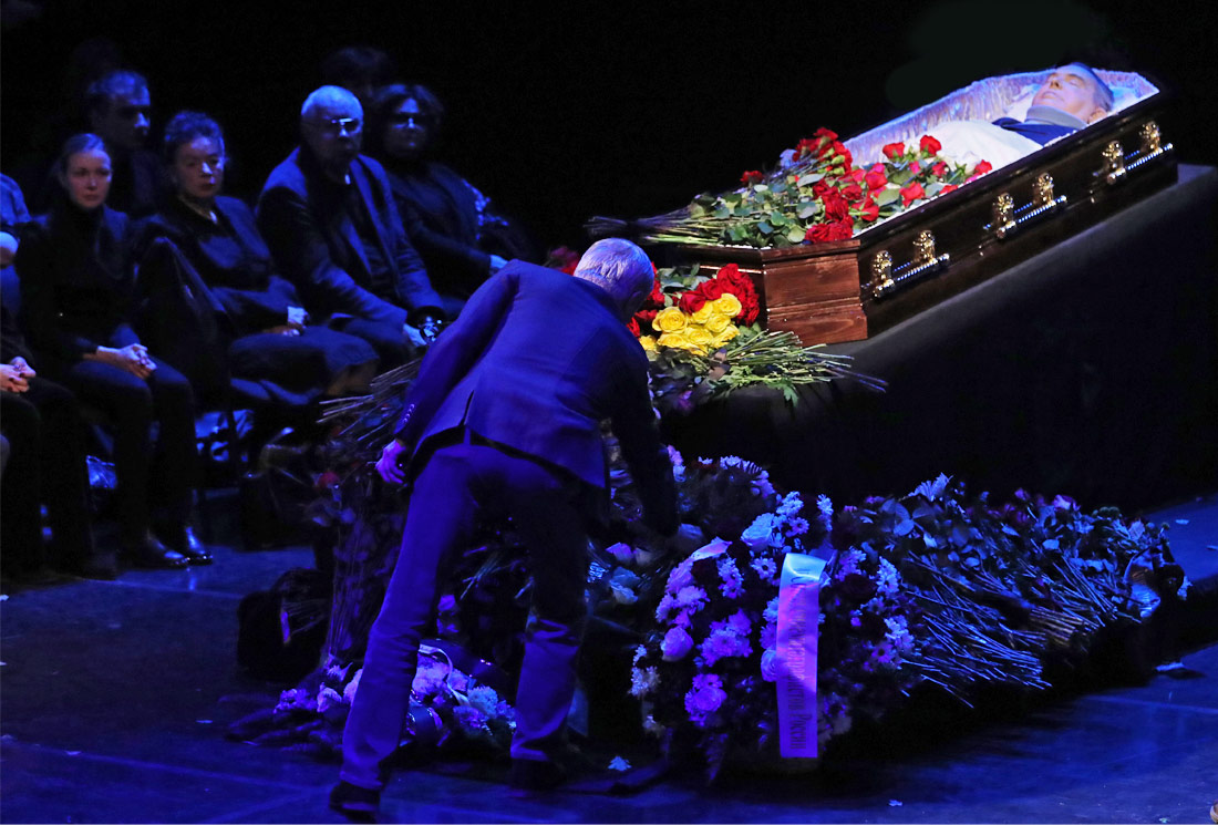 На церемонии прощания с актером Георгием Тараторкиным в Театре имени Моссовета