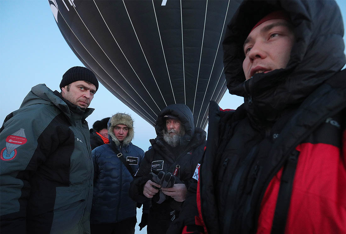 Путешественник Федор Конюхов и мастер спорта по воздухоплаванию Иван Меняйло планируют побить мировой рекорд по пребыванию в воздухе на тепловом аэростате