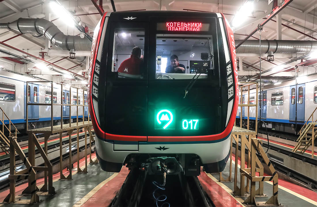 Поезд нового поколения "Москва"  перед началом тестовых испытаний в электродепо "Выхино"