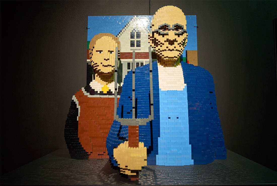 Выставка откроется для посетителей 23 февраля 2017 года. Посетители смогут увидеть более 100 масштабных экспонатов, которые займут  более 1700 кв.м. территории Экспоцентра.