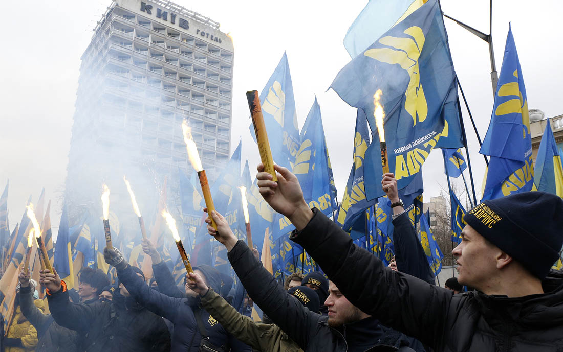 В Киеве прошел Марш национального достоинства, посвященный третьей годовщине событий на Майдане