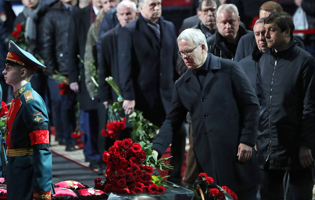 Первый заместитель председателя Комитета по физической культуре, спорту, туризму и делам молодежи Госдумы РФ Вячеслав Фетисов на церемонии прощания