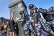 В ходе акции сотрудники полиции выборочно задерживали активистов, оттесняли участников акции от Тверской