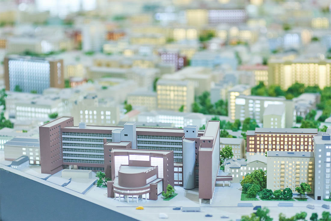 В макете полностью сохранено городской ландшафт: все низины и возвышенности досконально перенесены