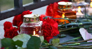 Акции памяти жертв теракта в Санкт-Петербурге