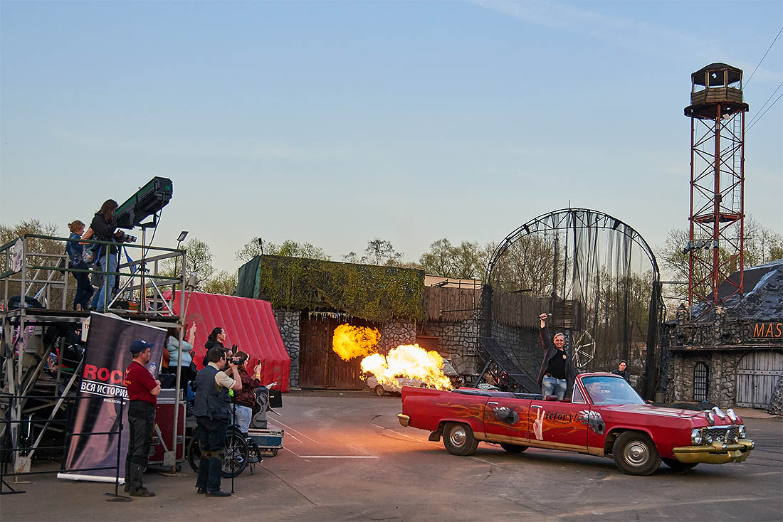 В парке Мастера Панина Иван Охлобыстин провел (в смысле - был ведущим) шоу каскадеров "Русский форсаж 3"