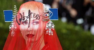 Ежегодный бал Института костюма в Нью-Йорке