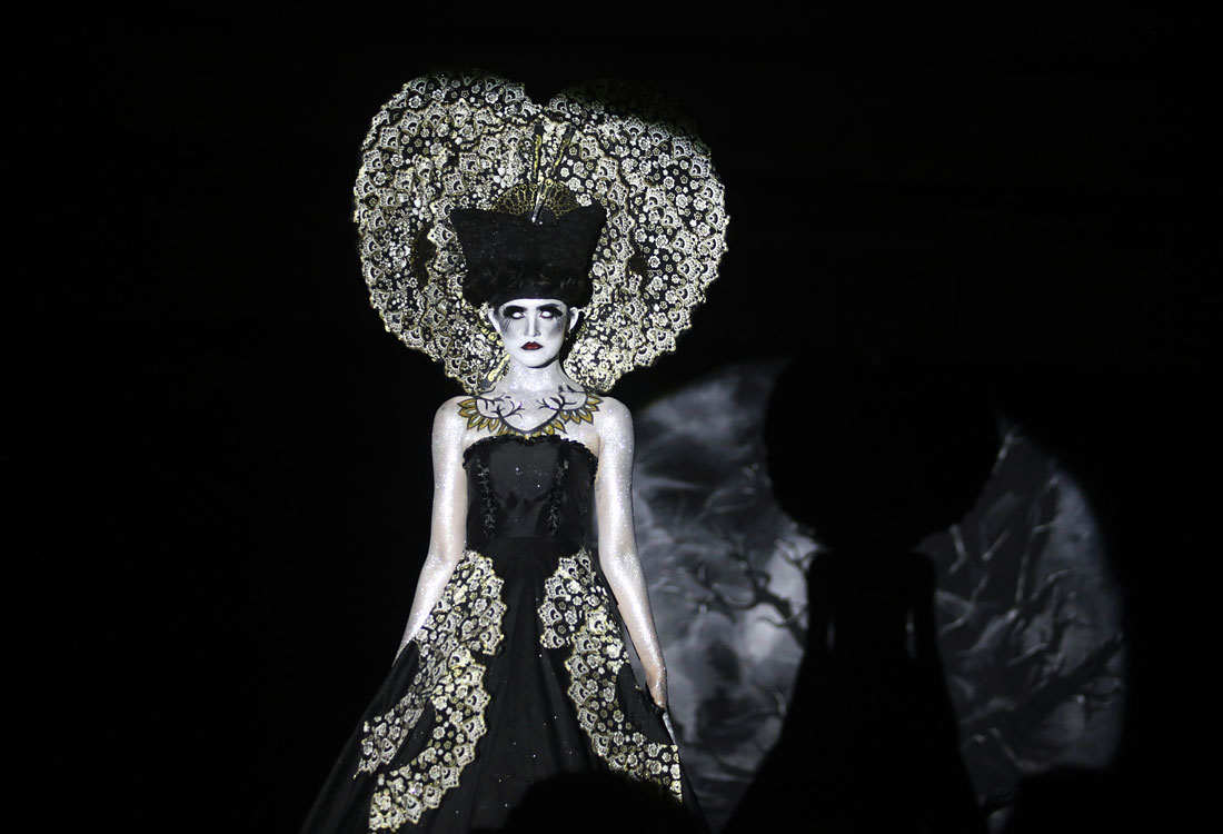 Показ коллекций студентов государственного университета Медана в Индонезии