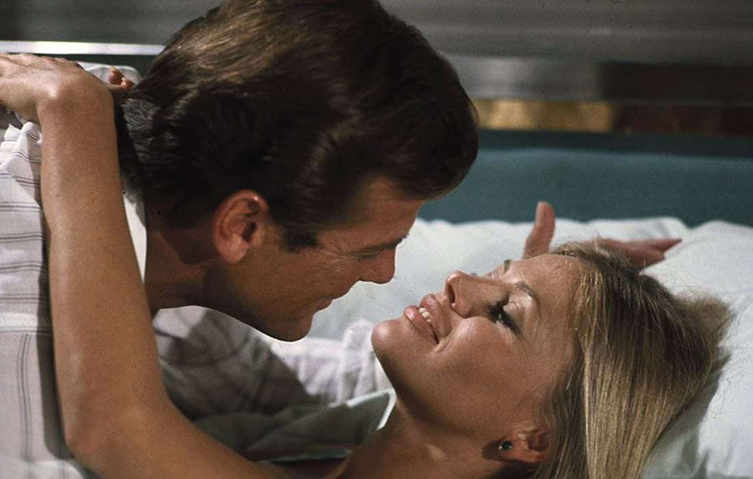 "Человек с золотым пистолетом", 1974