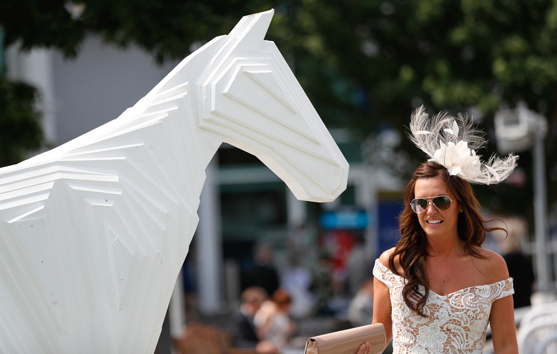 В Великобритании стартовали скачки Дерби, которые ежегодно проходят в английском городе Эпсом в пятнадцати милях от Лондона